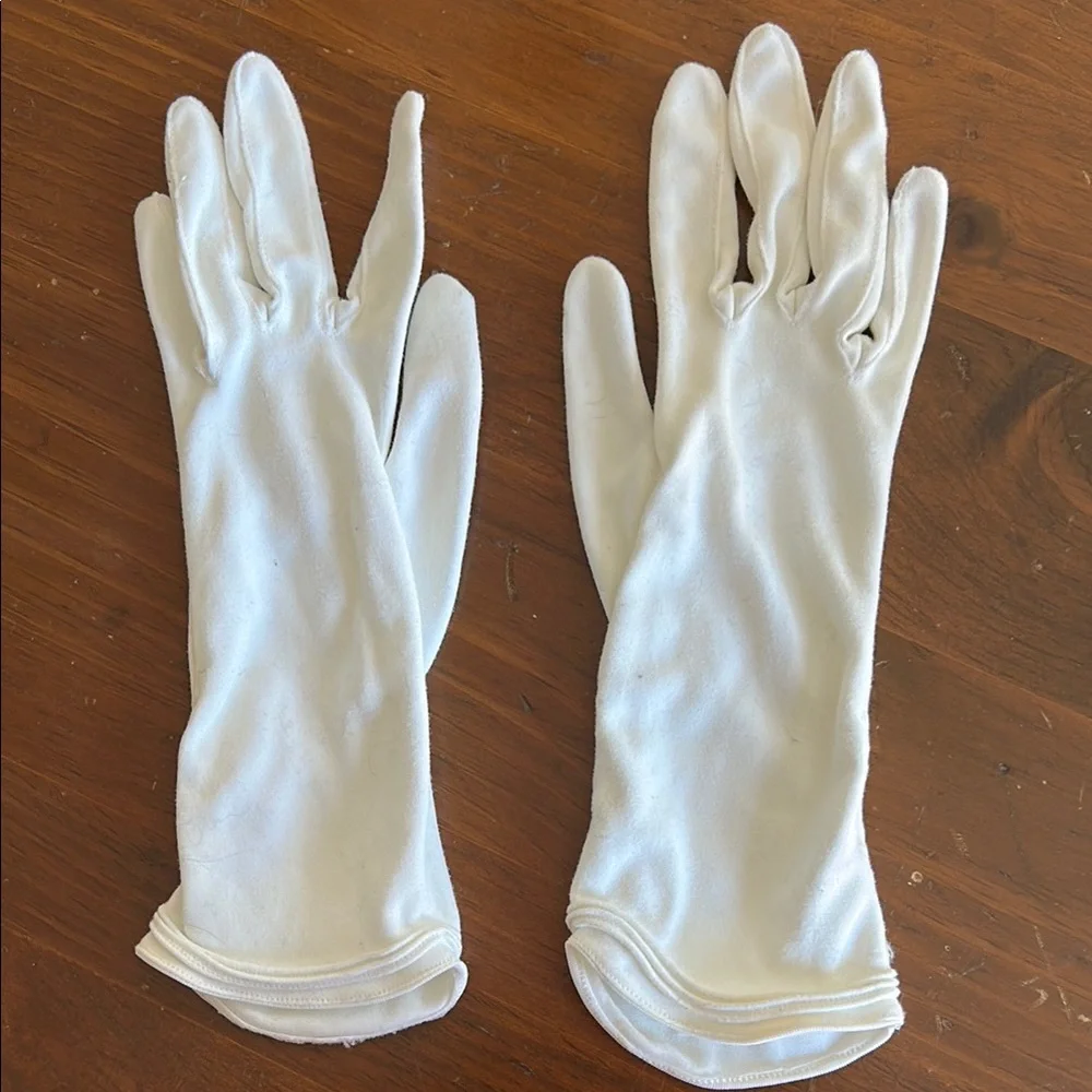 Vintage Chic White Cloth Gloves